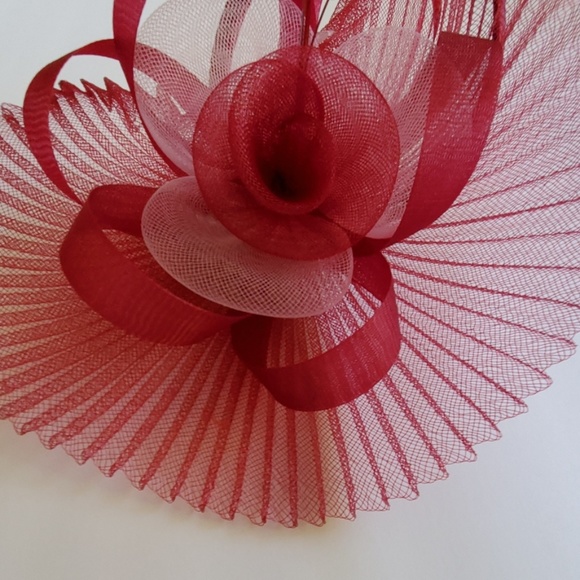 Fascinator hat burgundy & white